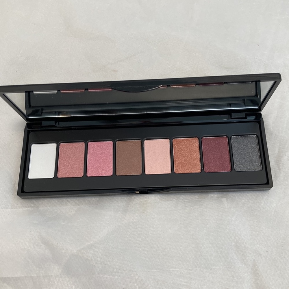 Elizabeth Arden New York Bundle Blush Highlighter and Eyeshadow - Picture 2 of 7